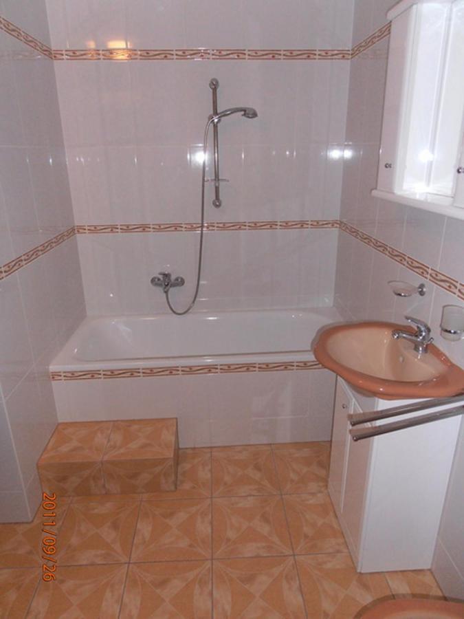 Ave Lagiewniki Appartement Krakau Buitenkant foto