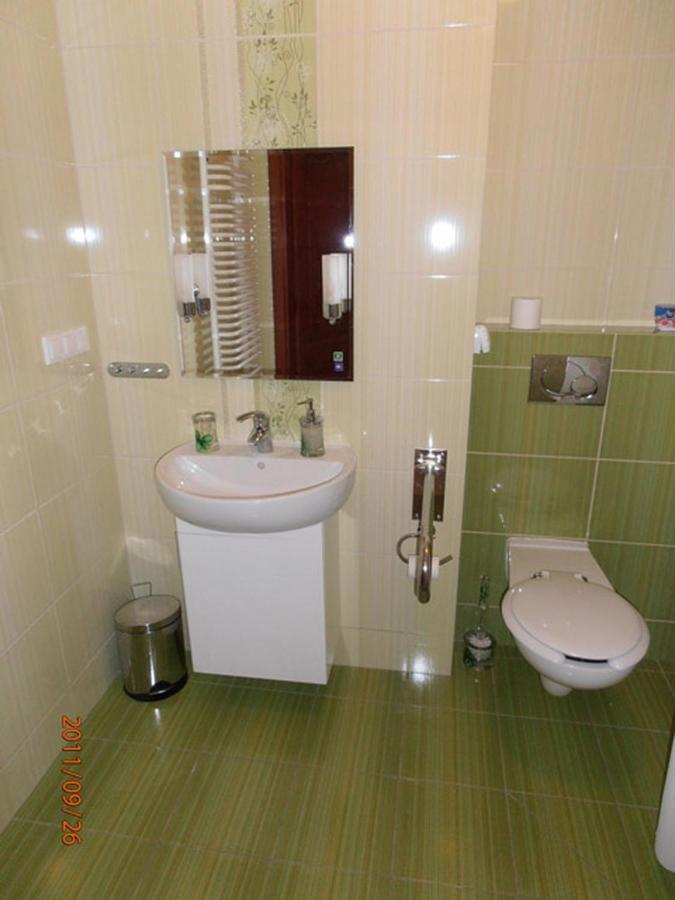 Ave Lagiewniki Appartement Krakau Kamer foto